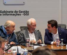 O governador Carlos Massa Ratinho Junior recebeu nesta terça-feira (7), no Palácio Iguaçu, em Curitiba, representantes da Vento Sul Energia para a entrega da Licença de Instalação (LI) do Complexo Eólico Palmas II, localizado no município de Palmas, no Sudoeste do Estado.
