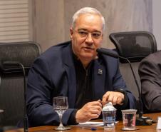 O governador Carlos Massa Ratinho Junior recebeu nesta terça-feira (7), no Palácio Iguaçu, em Curitiba, representantes da Vento Sul Energia para a entrega da Licença de Instalação (LI) do Complexo Eólico Palmas II, localizado no município de Palmas, no Sudoeste do Estado.