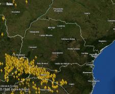 Cavado meteorológico traz chuva de volta ao Paraná e na sexta tempo segue instável