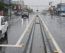 Com nova frente fria, primavera mantém alternância entre chuva, sol e ventos fortes no Paraná