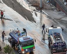Caminhões hidrojatos ajudam na limpeza de Rio Bonito do Iguaçu