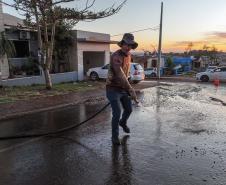 Caminhões hidrojatos ajudam na limpeza de Rio Bonito do Iguaçu