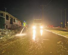 Caminhões hidrojatos ajudam na limpeza de Rio Bonito do Iguaçu
