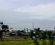 Após frente fria com chuva e ventos de 80km/h, semana vai terminar com sol no Paraná