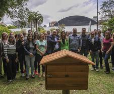 MON recebe três casas de abelhas nativas sem ferrão do Projeto Poliniza Paraná