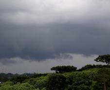Ciclone extratropical no Rio Grande do Sul traz tempestades ao Paraná nesta semana