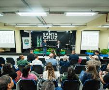 Instituto Água e Terra entregou nesta quinta-feira dez Planos de Manejo para as Unidades de Conservação (UCs). Nesta sexta-feira (12) será feito o repasse de 19 caminhonetes Ford Ranger