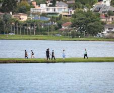 Antes de frente fria, fim de semana será de calor e chuvas isoladas no Paraná
