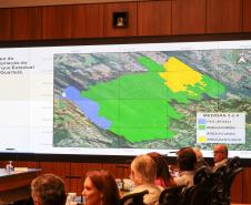 O Governo do Estado, o Ministério Público do Paraná (MPPR) e a Klabin firmaram nesta sexta-feira (27) um acordo para a ampliação do Parque Estadual do Guartelá, em Tibagi, e novos investimentos que, na soma, totalizam R$ 233 milhões em ações ambientais e sociais também em Telêmaco Borba, na região dos Campos Gerais. O pacote ainda prevê um conjunto de iniciativas estruturadas para contribuir com a conservação da biodiversidade, o fortalecimento das políticas públicas locais e a melhoria da qualidade de vid