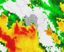 Curitiba registrou volumes extremos de chuva entre fim da tarde e começo da noite de terça-feira