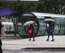 Com chuvas do fim de semana, seis cidades do Paraná superam média do mês de abril