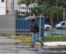 Com chuvas do fim de semana, seis cidades do Paraná superam média do mês de abril