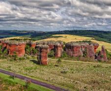Parque Estadual de Vila Velha: patrimônio histórico e cultural do Paraná 