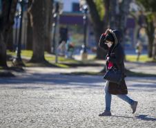 Sinais de inverno: maio terá frentes frias, geada e temperaturas abaixo de 10°C