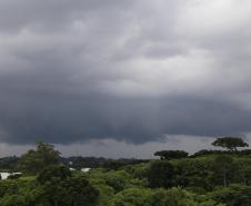 Abril registra chuva e temperaturas acima da média na maior parte do Paraná