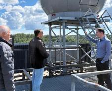 Equipes do Simepar e do IAT testam novo radar meteorológico na Finlândia