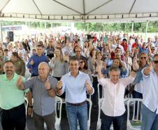 O governador Beto Richa inaugurou nesta sexta-feira (17) as melhorias do Monumento Natural Salto São João, localizado em Prudentópolis, no Centro-Sul do Paraná. A obra recebeu investimento de R$ 2,5 milhões, feito pelo Governo do Estado. O prefeito do município, Adelmo Klosowski; o diretor-presidente do IAP, Tarcísio Mossato; o presidente da Assembleia Legislativa, Ademar Traiano e demais autoridades também participaram da solenidade. Prudentópolis,17/11/2017 Foto:Jaelson Lucas / ANPr