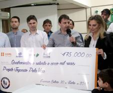 Em solenidade na Câmara Municipal de Francisco Beltrão, neste sábado (30), a governadora Cida Borghetti anunciou R$ 87 milhões para obras de infraestrutura a ações na região Sudoeste. Dos recursos, R$ 76,6 milhões fazem parte do Programa Estadual de Recuperação e Conservação de Estradas, que tem R$ 1,5 bilhão para melhorias na malha rodoviária estadual.-. Francisco Beltrão,30/06/2018 Foto:Jaelson Lucas / ANPr