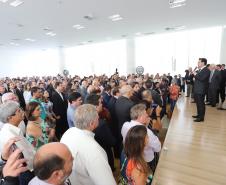 O governador Carlos Massa Ratinho Junior afirmou nesta terça-feira (12) que o Governo do Estado vai agilizar os processos de licenciamento ambiental para aliar a sustentabilidade com o desenvolvimento econômico do Estado. Ele deu posse, em cerimônia no Palácio Iguaçu, ao secretário de Estado do Desenvolvimento Sustentável e Turismo, Marcio Nunes, e aos presidentes das autarquias vinculadas à pasta.  _  Curitiba, 12/02/2019  -  Foto: José Fernando Ogura/ANPr
