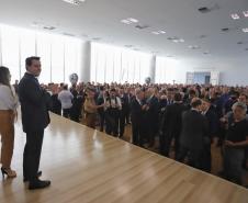 O governador Carlos Massa Ratinho Junior afirmou nesta terça-feira (12) que o Governo do Estado vai agilizar os processos de licenciamento ambiental para aliar a sustentabilidade com o desenvolvimento econômico do Estado. Ele deu posse, em cerimônia no Palácio Iguaçu, ao secretário de Estado do Desenvolvimento Sustentável e Turismo, Marcio Nunes, e aos presidentes das autarquias vinculadas à pasta.  _  Curitiba, 12/02/2019  -  Foto: José Fernando Ogura/ANPr