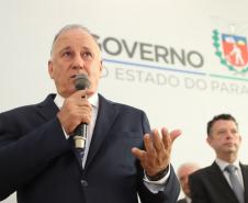 O governador Carlos Massa Ratinho Junior afirmou nesta terça-feira (12) que o Governo do Estado vai agilizar os processos de licenciamento ambiental para aliar a sustentabilidade com o desenvolvimento econômico do Estado. Ele deu posse, em cerimônia no Palácio Iguaçu, ao secretário de Estado do Desenvolvimento Sustentável e Turismo, Marcio Nunes, e aos presidentes das autarquias vinculadas à pasta.  _  Curitiba, 12/02/2019  -  Foto: José Fernando Ogura/ANPr