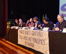 Estado e municípios debatem gestão de resíduos sólidos