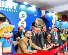 
Paraná marca presença em feira de turismo do Mercosul
