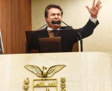 Assembleia Legislativa homenageia a Paraná Turismo