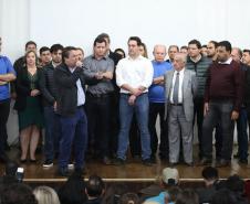 Mais 56 famílias recebem títulos de propriedade de seus imóveis
