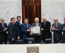 Governador participa de homenagem a Oriovisto Guimarães