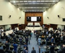 Governador participa de homenagem a Oriovisto Guimarães