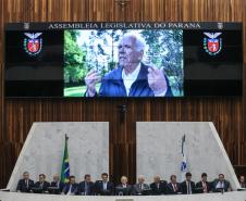 Governador participa de homenagem a Oriovisto Guimarães