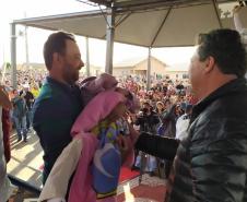 Governo entrega 193 casas populares em Terra Boa