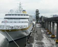 Porto de Paranaguá volta a receber navio de passageiros