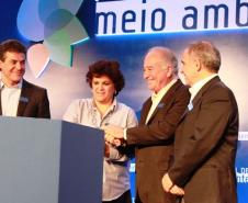 No Fórum Mundial de Meio Ambiente, Richa assina decreto do Pacto das Águas