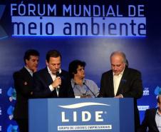 No Fórum Mundial de Meio Ambiente, Richa assina decreto do Pacto das Águas