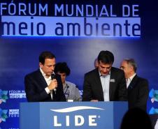 No Fórum Mundial de Meio Ambiente, Richa assina decreto do Pacto das Águas