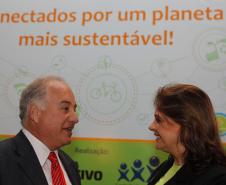 Secretário estadual do Meio Ambiente, Luiz Eduardo Cheida, com a coordenadora pedagógica da Editora Positivo, Solange Guedes, participa do evento de lançamento do projeto Rede + Criança da Fundação Xuxa Meneghel, em parceria com a Editora Positivo, realizado no Castelo do Batel.