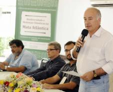 O Secretário de Meio Ambiente e Recursos Hídricos do Paraná, Luiz Eduardo Cheida fez a abertura da Oficina de apresentação e articulação do Projeto "Biodiversidade e Mudanças Climáticas na Mata Atlântica", a oficina está sendo realizada no hotel Camboa em Paranaguá e vai de 26 a 27 de novembro de 2013.// Na foto Secretário Luiz Eduardo Cheida.// Foto Denis Ferreira Netto.