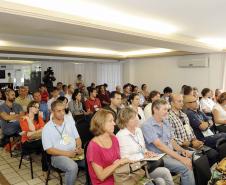 O Secretário de Meio Ambiente e Recursos Hídricos do Paraná, Luiz Eduardo Cheida fez a abertura da Oficina de apresentação e articulação do Projeto "Biodiversidade e Mudanças Climáticas na Mata Atlântica", a oficina está sendo realizada no hotel Camboa em Paranaguá e vai de 26 a 27 de novembro de 2013.// Na foto Secretário Luiz Eduardo Cheida.// Foto Denis Ferreira Netto.