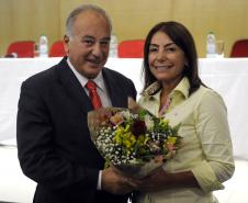 Secretário do Meio Ambiente, Luiz Eduardo Cheida acompanhado pela Desembargadora do Tribunal de Justiça Joeci Camargo Machado, representante do CREA-Pr., Antonio Borges dos Reis e representante do PV - Partido Verde, Maria Leticia Fagundes, entrega Prêmio Mãe Natureza no Auditório Mario Lobo, Palácio das Araucárias.Curitiba, 11/03/2014Foto: Ricardo Almeida / ANPr