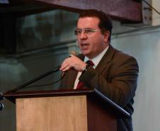 Antonio Caetano de Paula, Secretário Estadual do Meio Ambiente e Recursos Hídricos, faz apresentação dos resultados do Inventário de Emissões Antrópicas Diretas e Indiretas de Gases de Efeito Estufa e Agentes Climáticos de Curta Duração e Propostas de Mitigação de Emissões Setorizadas. Curitiba,03/11/2014. Foto - Antonio Costa