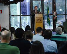 Antonio Caetano de Paula, Secretário Estadual do Meio Ambiente e Recursos Hídricos, faz apresentação dos resultados do Inventário de Emissões Antrópicas Diretas e Indiretas de Gases de Efeito Estufa e Agentes Climáticos de Curta Duração e Propostas de Mitigação de Emissões Setorizadas. Curitiba,03/11/2014. Foto - Antonio Costa