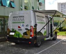 Programa de regularização fundiária recebe veículo adaptado.