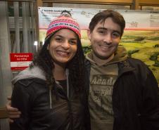 Passeio noturno no Parque Estadual da Vilha Velha. Na foto, Juliana Basichetti Martins e Tiago Martins. Ponta Grossa, 30/05/2015. Foto: Pedro Ribas/ANPr