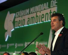 Governador Beto Richa participa da abertura do 6º Fórum Mundial de Meio Ambiente, em Foz do Iguaçu, no Oeste do Paraná.Foz do Iguaçu, 25/06/2015.Foto: Orlando Kissner /ANPr