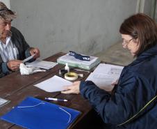 Cerca de 250 famílias de pequenos produtores rurais da localidade de Taquaral, na divisa entre os municípios de Itaperuçu e Rio Branco do Sul, serão beneficiadas com a regularização de suas propriedades.Foto: ITCG