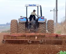 O Governo do Estado vai premiar os produtores rurais que adotarem, efetivamente, boas práticas de uso e manejo sustentável de solos no Paraná.Foto: ANPr