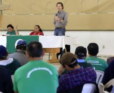 O secretário do Meio Ambiênte e Recursos Hídricos, Ricardo Soavinski, esteve reunido com Faxinalenses de Guarapuava e região.Guarapuava, 22-08-15.Foto: Arnaldo Alves / ANPr.