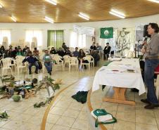 O secretário do Meio Ambiênte e Recursos Hídricos, Ricardo Soavinski, esteve reunido com Faxinalenses de Guarapuava e região.Guarapuava, 22-08-15.Foto: Arnaldo Alves / ANPr.